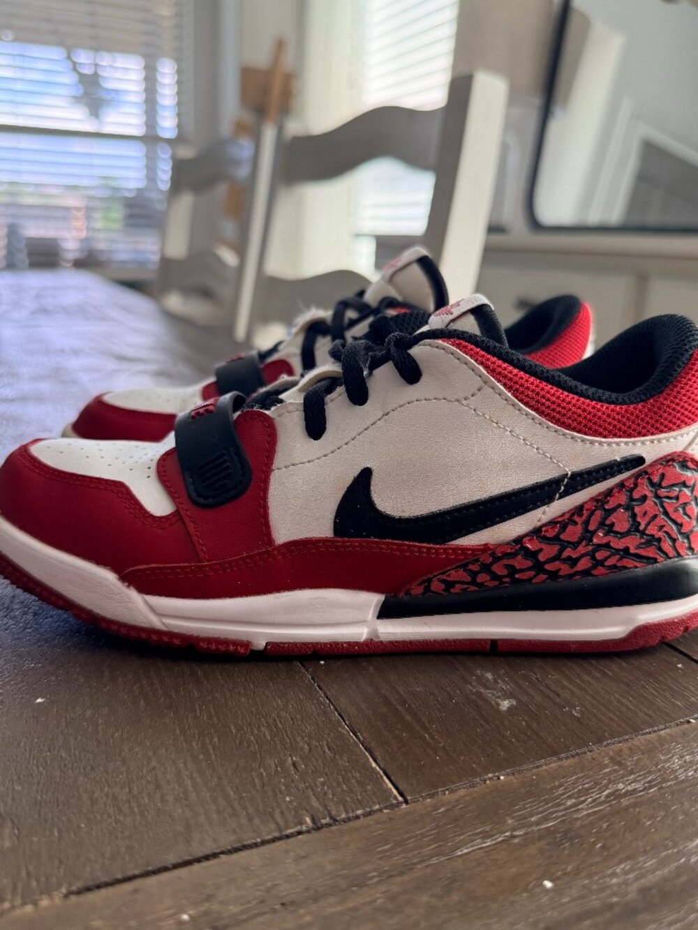 Air Jordan Legacy 312 Low Chicago Red Black White - Size 3Y